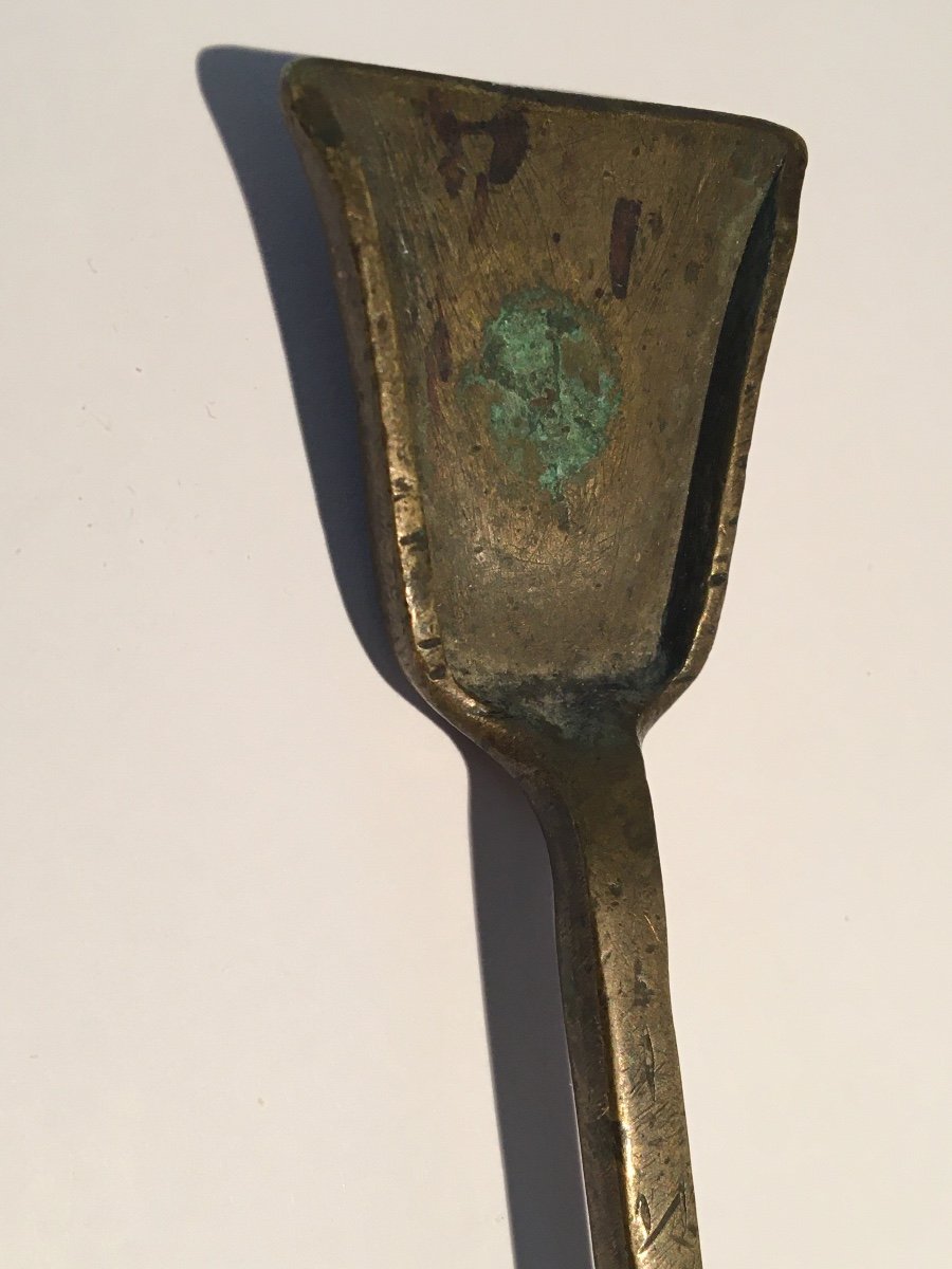 Shovel Embers Or Couvot, Bronze Or Brass, 18th Century. Court Jester-photo-1